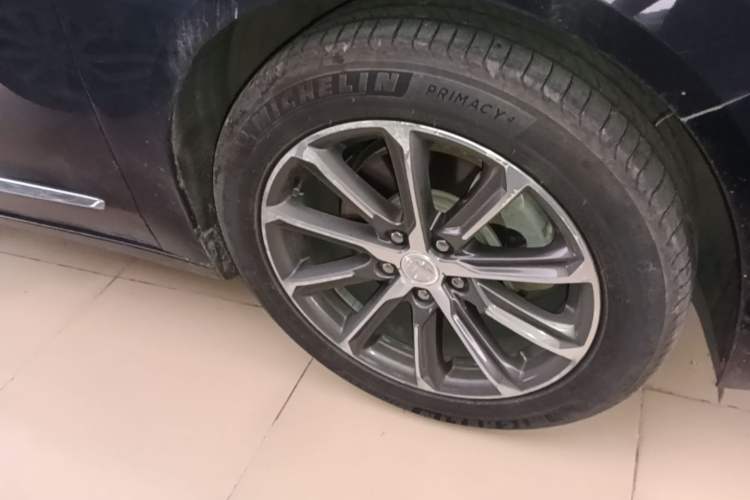 Used Buick LaCrosse 2019 28T Elite Edition Right Front Wheel Hub