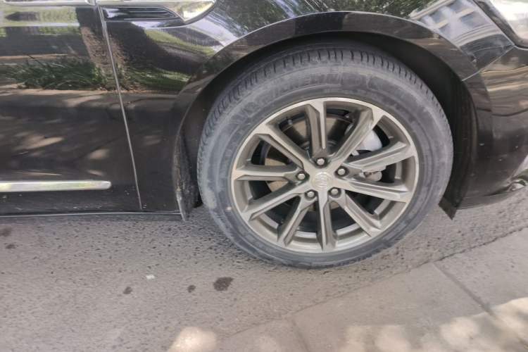 Used Buick LaCrosse 2019 28T Luxury Version Right Front Wheel Hub