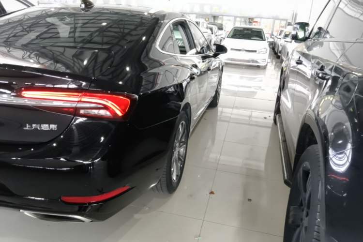Used Buick LaCrosse 2019 28T Luxury Version Right Rear Taillight