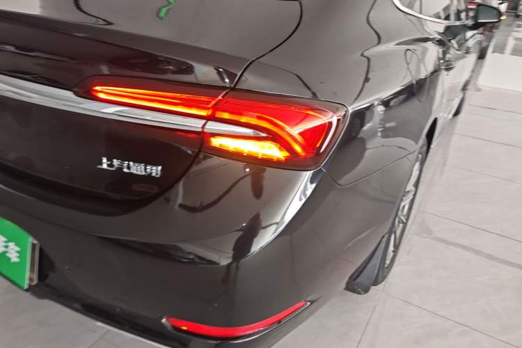 Used Buick LaCrosse 2019 28T Luxury Version Right Rear Taillight