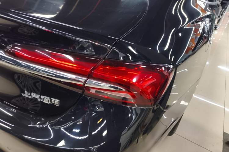 Used Buick LaCrosse 2019 28T Prestige Model Right Rear Taillight