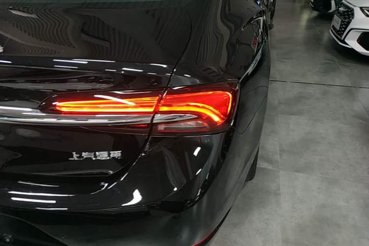 Used Buick LaCrosse 2019 28T Elite Edition Right Rear Taillight