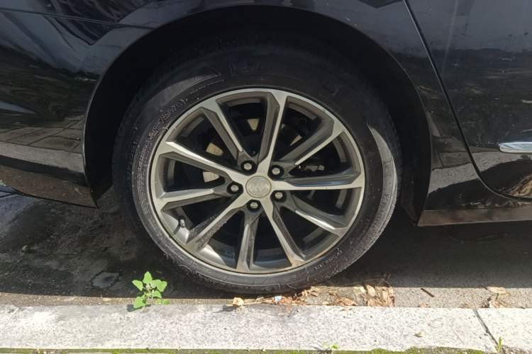 Used Buick LaCrosse 2019 28T Luxury Version Right Rear Wheel Hub