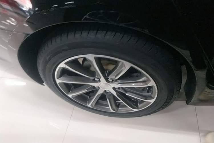 Used Buick LaCrosse 2019 28T Prestige Model Right Rear Wheel Hub