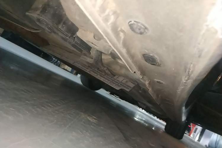 Used Buick LaCrosse 2019 28T Luxury Version Right Side Sill