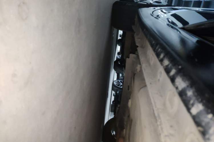 Used Buick LaCrosse 2019 28T Elite Edition Right Side Sill