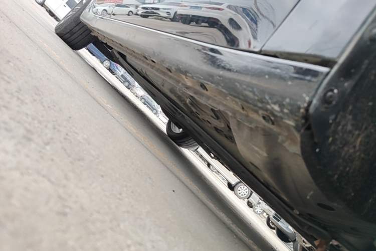 Used Buick LaCrosse 2019 28T Luxury Version Right Side Sill