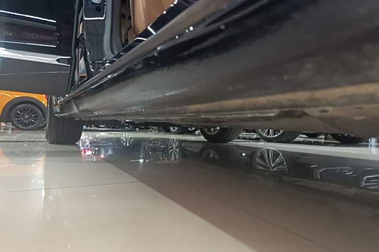 Used Buick LaCrosse 2019 28T Prestige Model Right Side Sill