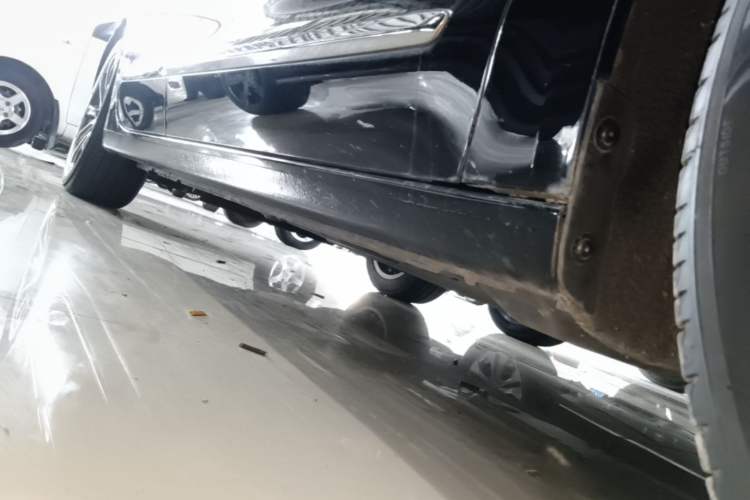 Used Buick LaCrosse 2019 28T Luxury Version Right Side Sill