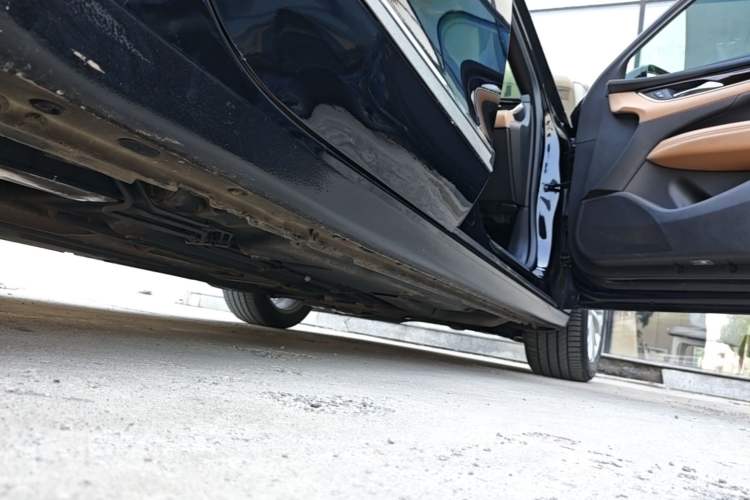 Used Buick LaCrosse 2019 28T Elite Edition Right Side Sill