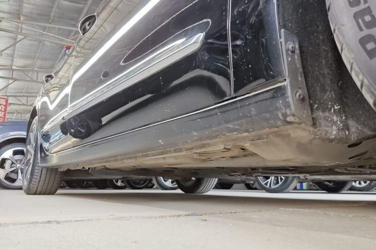 Used Buick LaCrosse 2019 28T Luxury Version Right Side Sill
