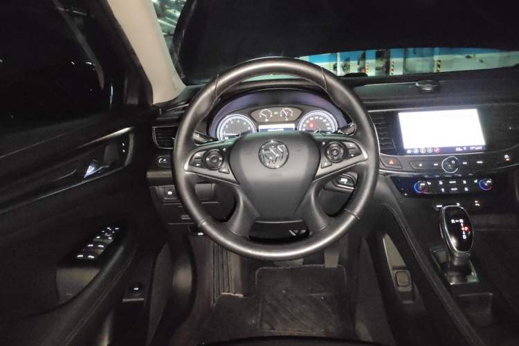 Used Buick LaCrosse 2019 28T Luxury Version Steering Wheel