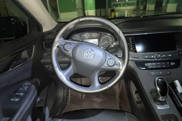 Used Buick LaCrosse 2019 28T Luxury Version Steering Wheel