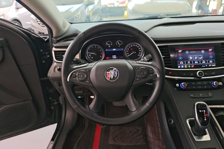 Used Buick LaCrosse 2019 28T Luxury Version Steering Wheel
