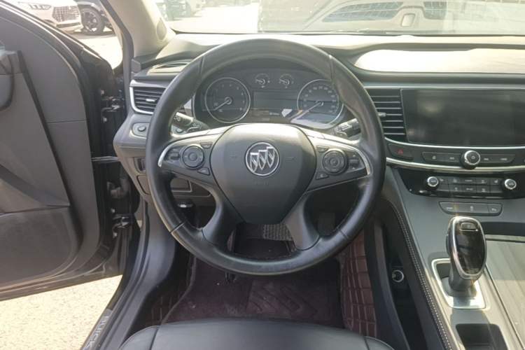 Used Buick LaCrosse 2019 28T Luxury Version Steering Wheel