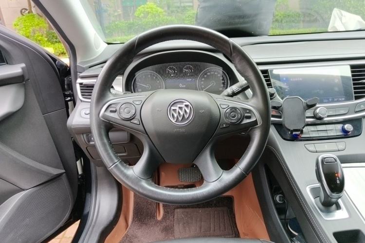 Used Buick LaCrosse 2019 28T Luxury Version Steering Wheel