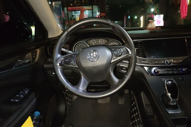 Used Buick LaCrosse 2019 28T Luxury Version Steering Wheel
