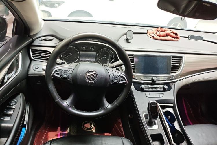 Used Buick LaCrosse 2019 28T Luxury Version Steering Wheel