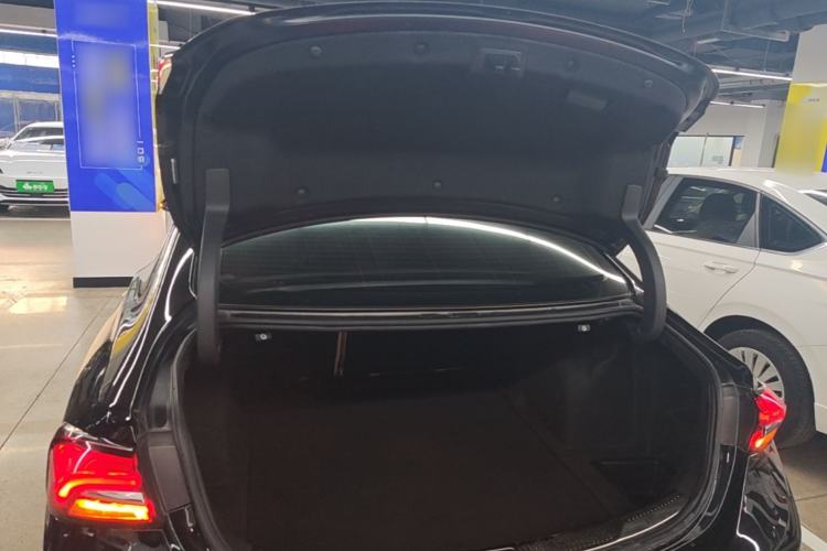 Used Buick LaCrosse 2019 28T Elite Edition Trunk