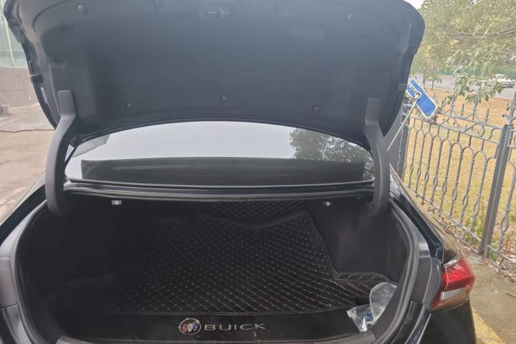 Used Buick LaCrosse 2019 28T Luxury Version Trunk