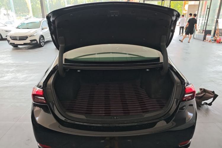 Used Buick LaCrosse 2019 28T Luxury Version Trunk