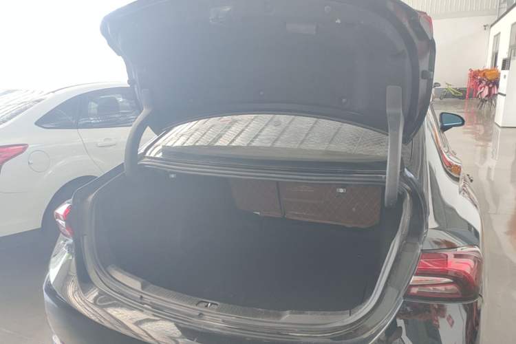 Used Buick LaCrosse 2019 28T Elite Edition Trunk