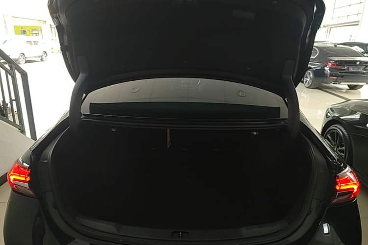 Used Buick LaCrosse 2019 28T Elite Edition Trunk