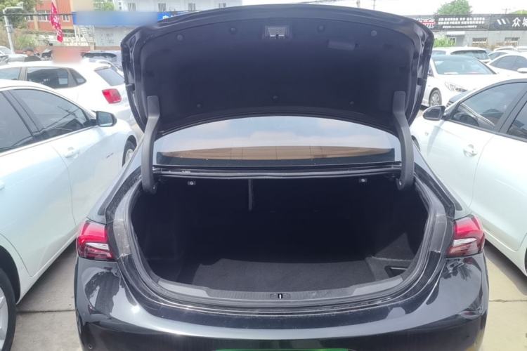Used Buick LaCrosse 2019 28T Elite Edition Trunk