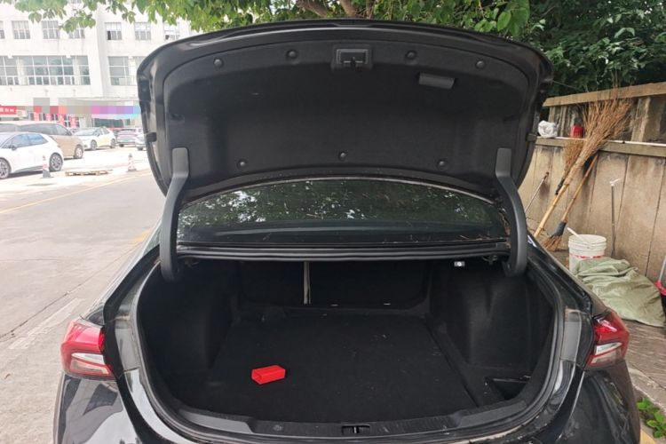 Used Buick LaCrosse 2019 28T Elite Edition Trunk