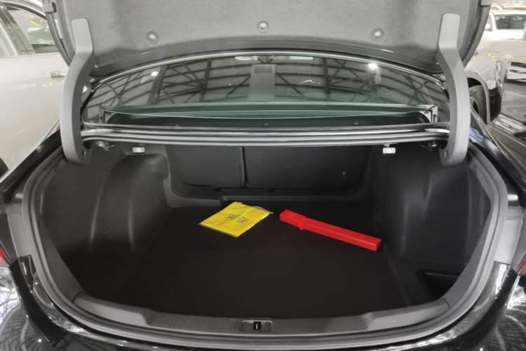 Used Buick LaCrosse 2019 28T Luxury Version Trunk