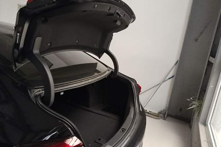 Used Buick LaCrosse 2019 28T Luxury Version Trunk
