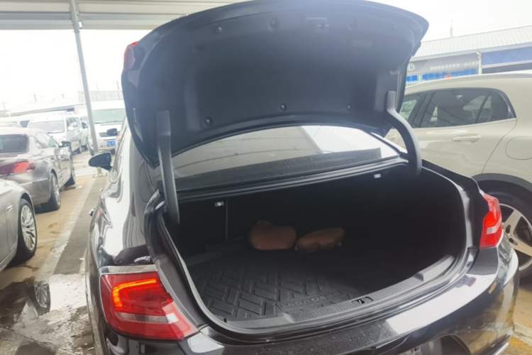 Used Buick LaCrosse 2019 28T Elite Edition Trunk