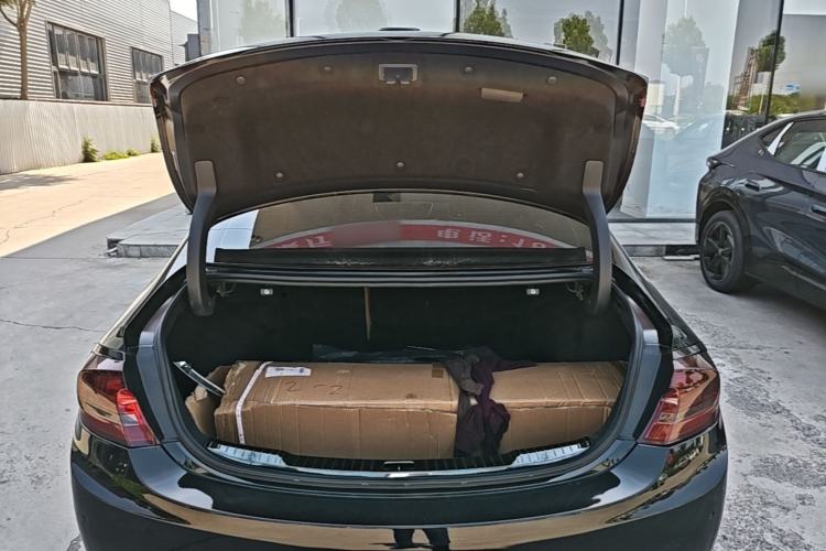 Used Buick LaCrosse 2019 28T Elite Edition Trunk