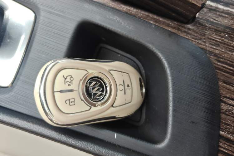 Used Buick LaCrosse 2019 28T Elite Edition Vehicle Key