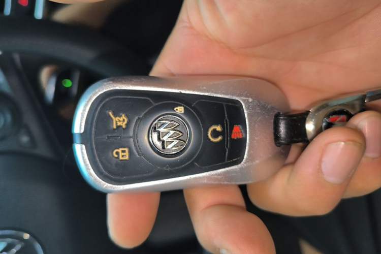 Used Buick LaCrosse 2019 28T Prestige Model Vehicle Key