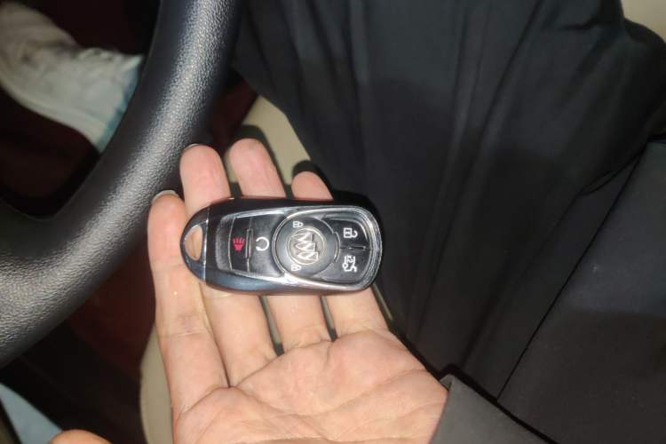 Used Buick LaCrosse 2019 28T Elite Edition Vehicle Key