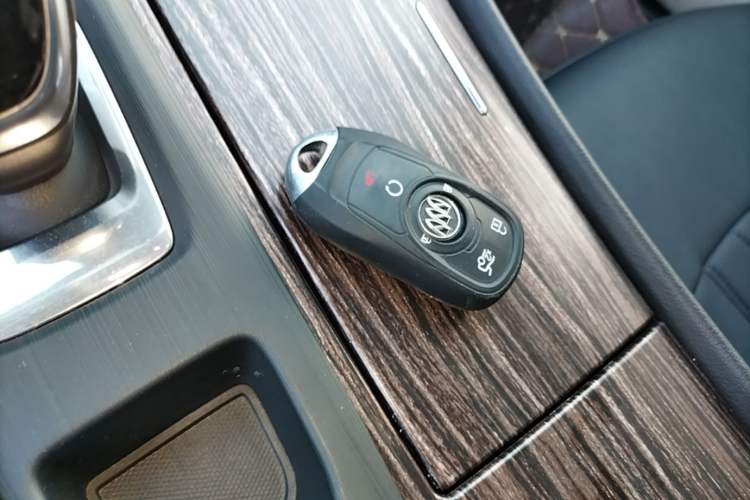 Used Buick LaCrosse 2019 28T Elite Edition Vehicle Key