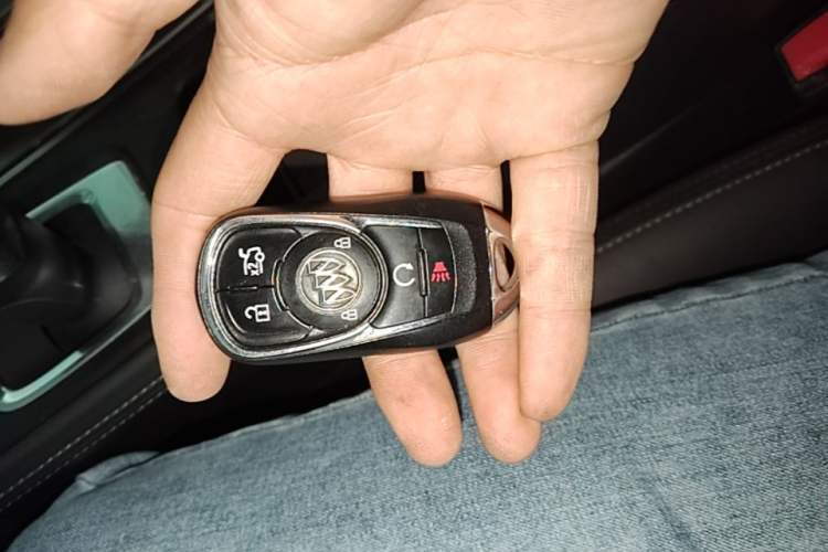 Used Buick LaCrosse 2019 28T Luxury Version Vehicle Key