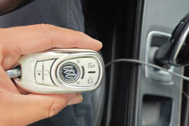 Used Buick LaCrosse 2019 28T Luxury Version Vehicle Key