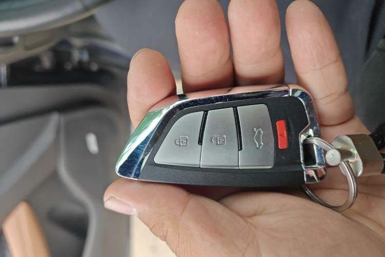 Used Buick LaCrosse 2019 28T Prestige Model Vehicle Key