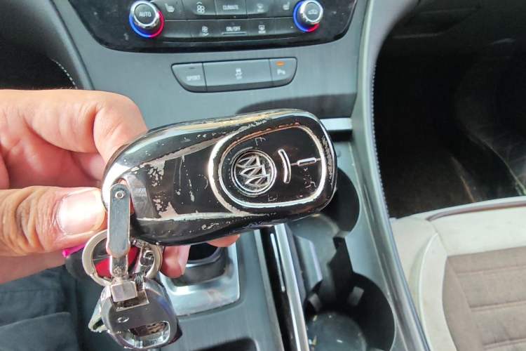 Used Buick LaCrosse 2019 28T Luxury Version Vehicle Key