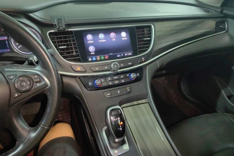 Used Buick LaCrosse 2019 28T Luxury Version Audio And AC Panel