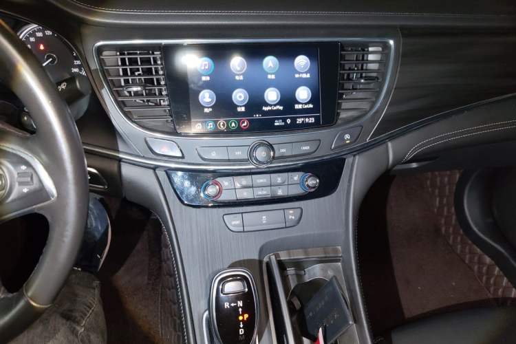 Used Buick LaCrosse 2019 28T Luxury Version Audio And AC Panel