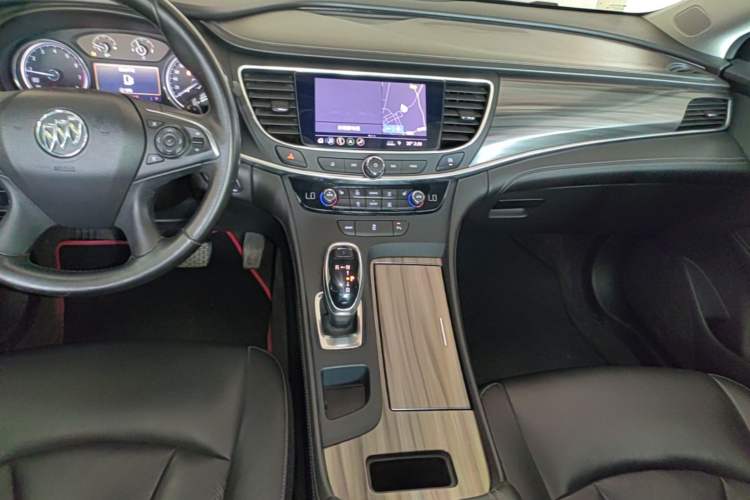 Used Buick LaCrosse 2019 28T Luxury Version Audio And AC Panel