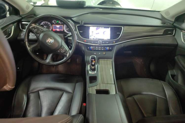 Used Buick LaCrosse 2019 28T Luxury Version Center Console