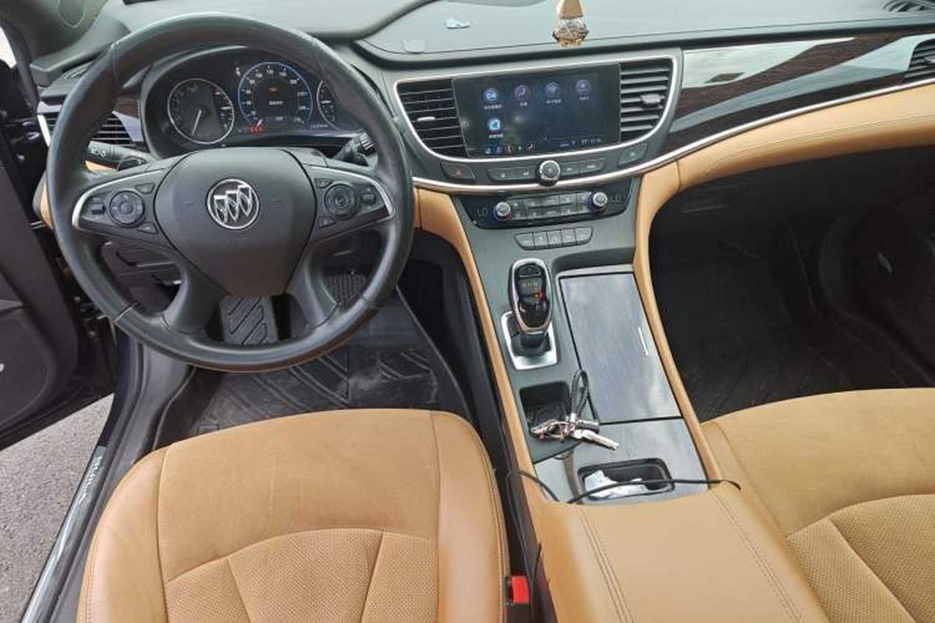 Used Buick LaCrosse 2019 28T Prestige Model Center Console