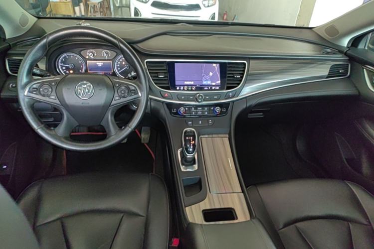 Used Buick LaCrosse 2019 28T Luxury Version Center Console