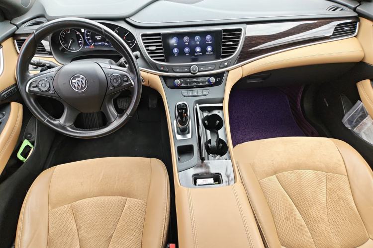 Used Buick LaCrosse 2019 28T Prestige Model Center Console