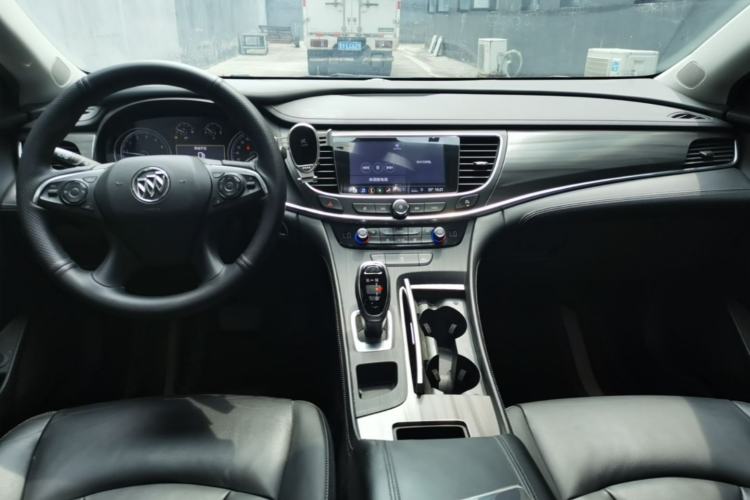 Used Buick LaCrosse 2019 28T Luxury Version Center Console