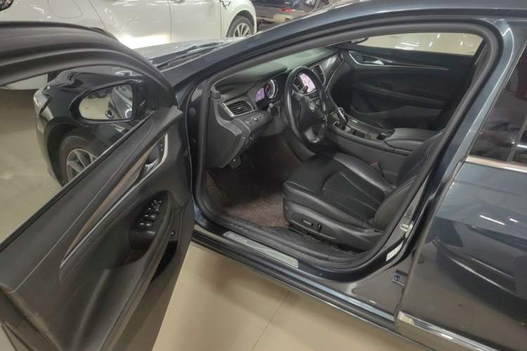 Used Buick LaCrosse 2019 28T Luxury Version Driver Seat